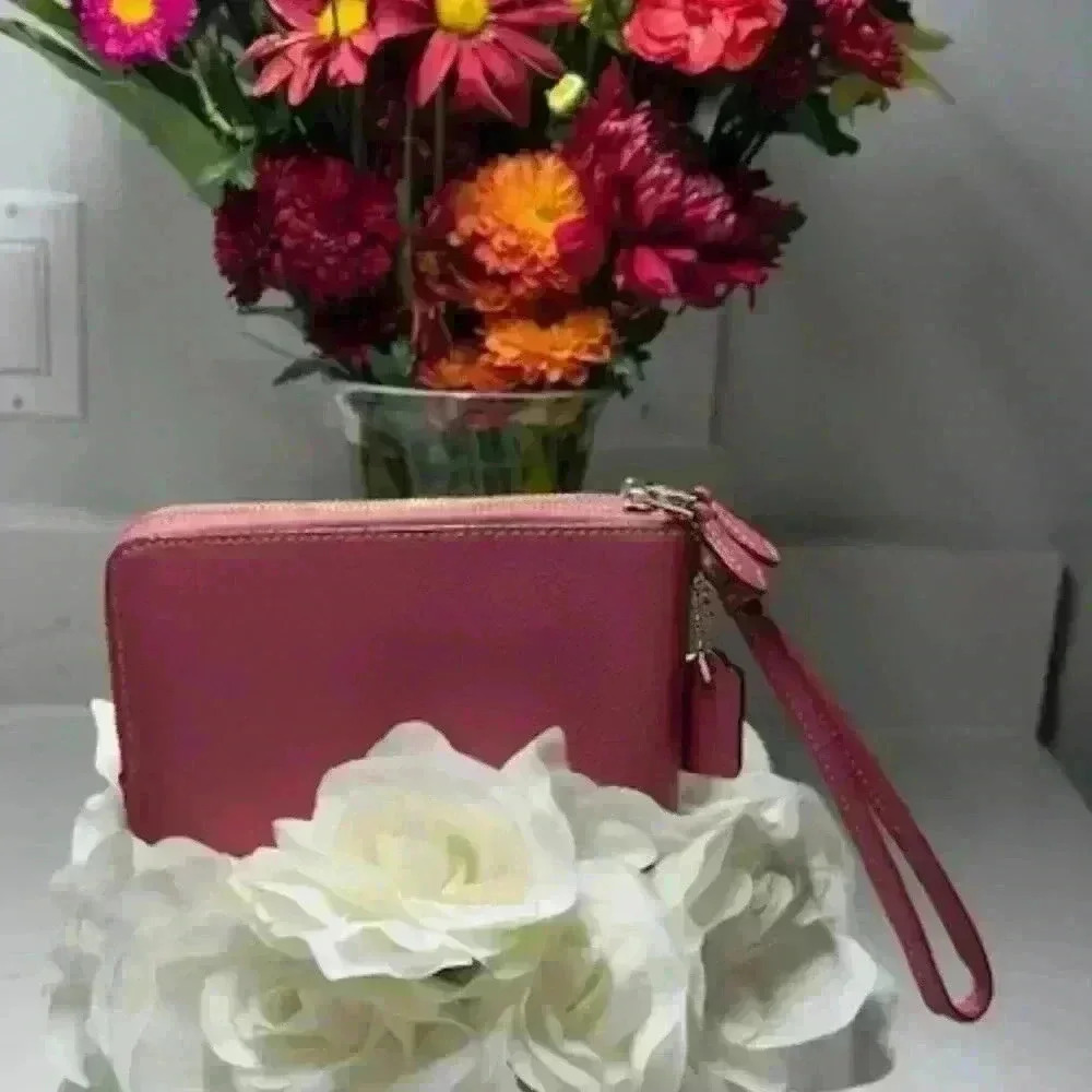Coach Pink Mauve Pebbled Leather Wristlet Double Corner Zippered #F87587 EUC! - Picture 4 of 9